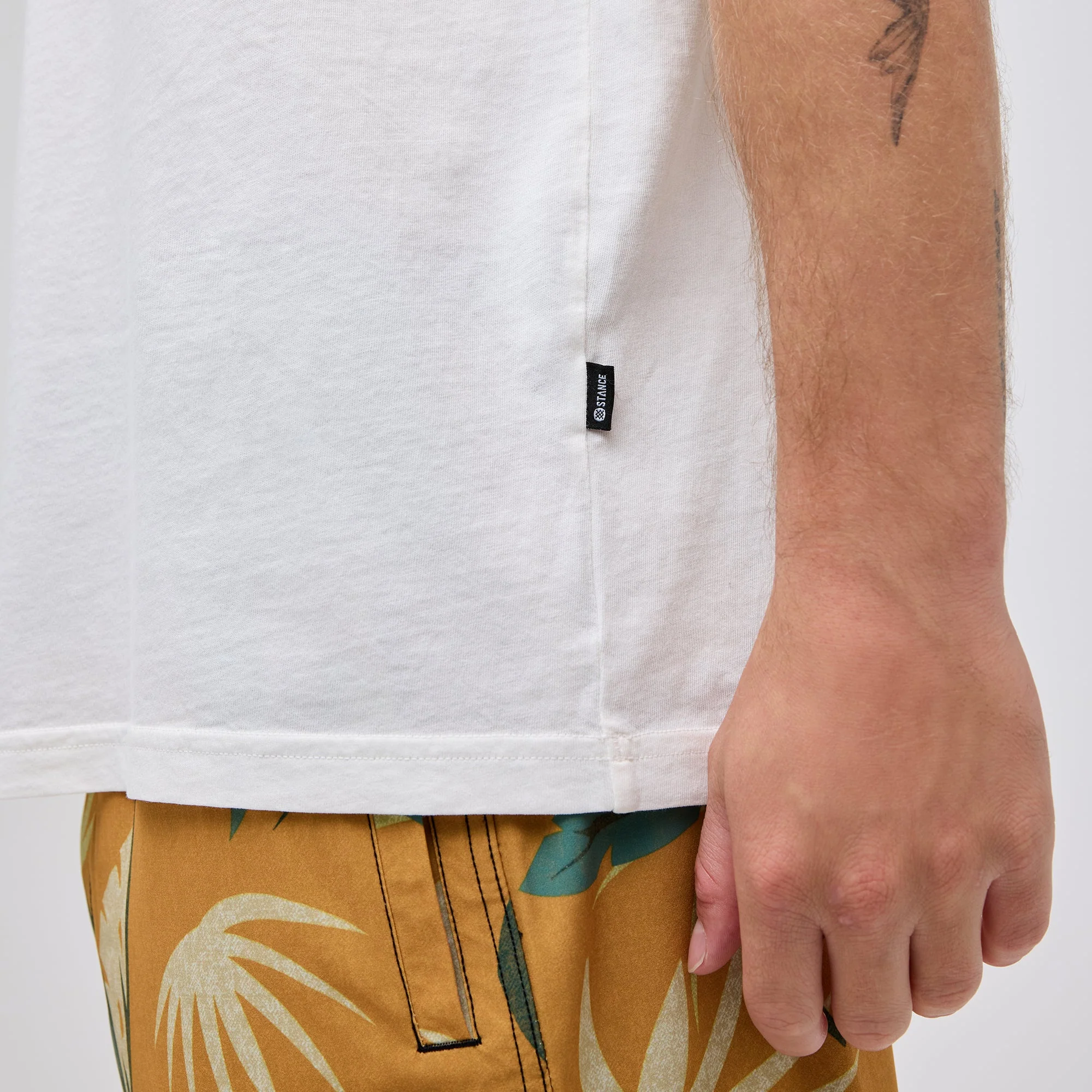 STUDIO ORGANIC COTTON TEE - Image 5